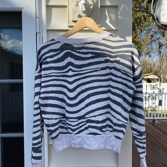 Splendid Zebra Print Cropped Crewneck - Picture 5 of 6